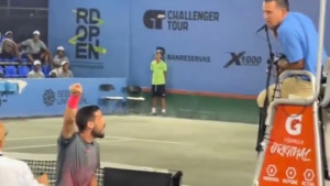 Slavni teniser izbačen s Džumhurovog finala; Damir sudiji: "Šta nije ok s tobom? Skloni ga!"