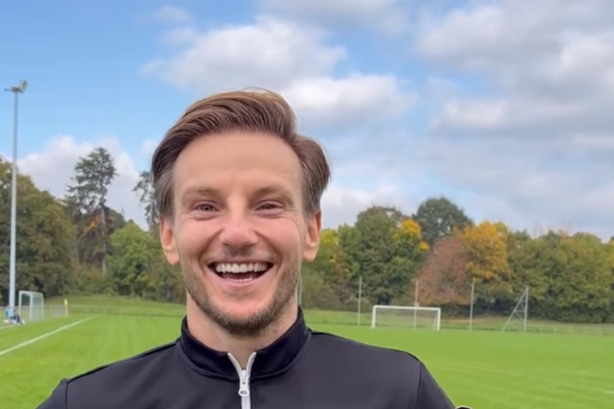 Nemanja Gudelj neće ostati imun kada vidi zašto je Ivan Rakitić spomenuo njegovo ime Nemanja Gudelj neće ostati imun kada vidi zašto je Ivan Rakitić spomenuo njegovo ime