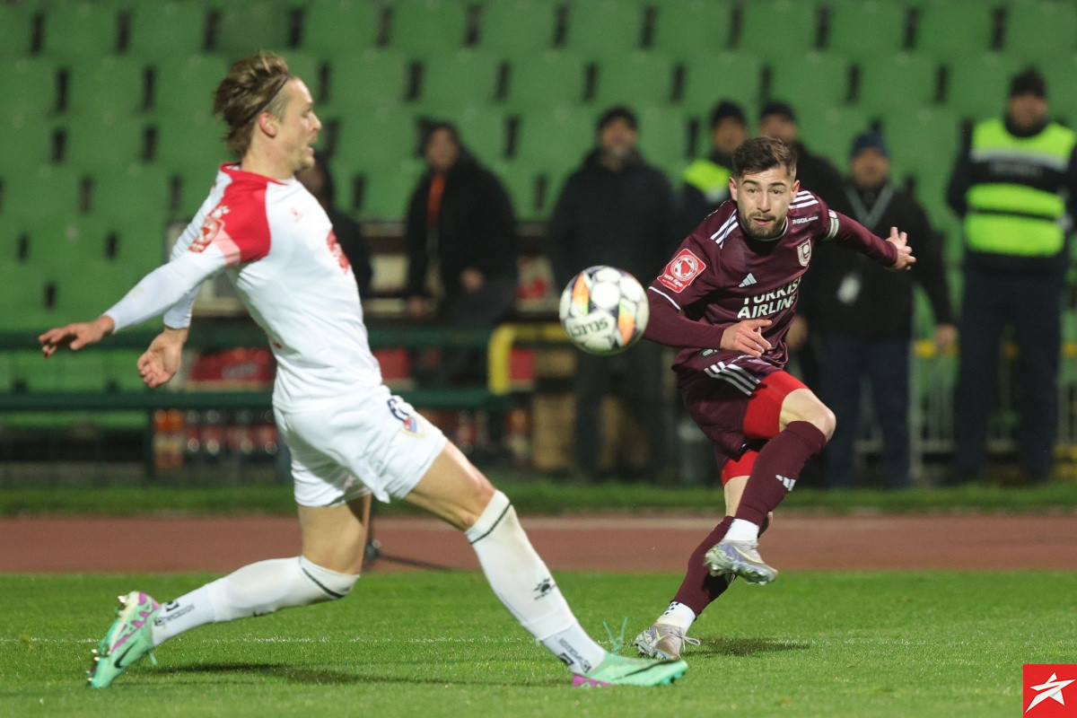 Legendarni napadač predložio Guliashvilija svom bivšem klubu: "Transfer bi brzo mogao biti završen" Legendarni napadač predložio Guliashvilija svom bivšem klubu: "Transfer bi brzo mogao biti završen"