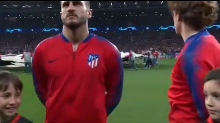 Obratite pažnju šta radi Griezmann tokom himne Lige prvaka: Ovo još nismo vidjeli...