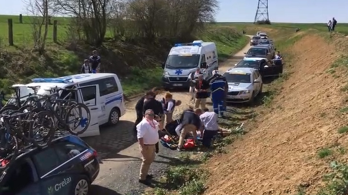 Tragedija u Francuskoj: Preminuo biciklista koji se danas srušio tokom trke