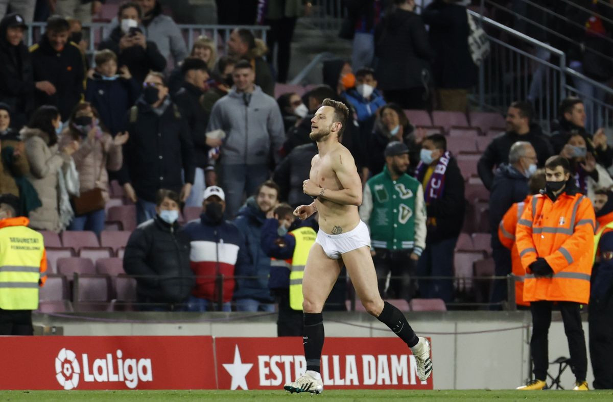 Ono što je Rakitić doživio sinoć u Barceloni pamtit će do kraja života Ono što je Rakitić doživio sinoć u Barceloni pamtit će do kraja života
