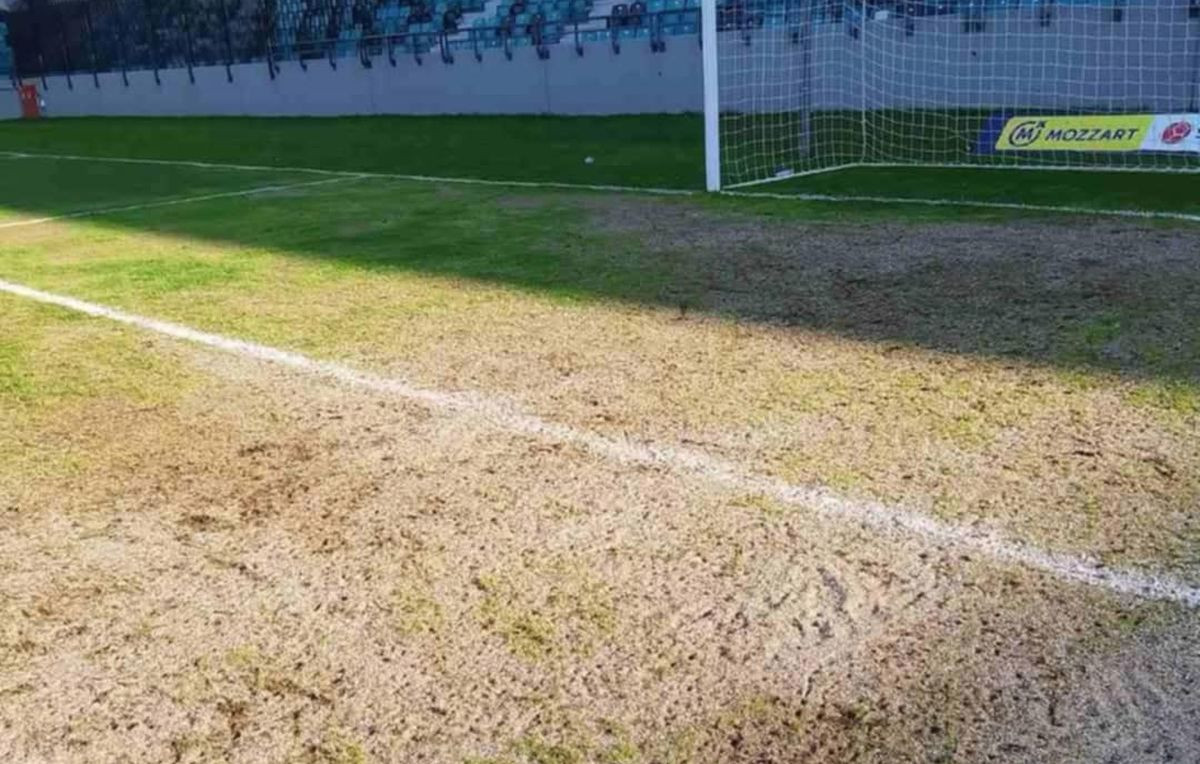 Sramota je blaga riječ: Ovo je teren stadiona koji je Srbiju koštao skoro 30 miliona eura! Sramota je blaga riječ: Ovo je teren stadiona koji je Srbiju koštao skoro 30 miliona eura!