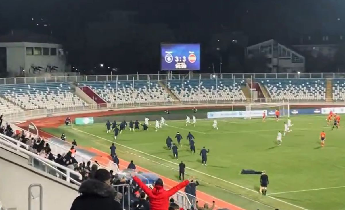 Dok Kosovo slavi historijsku pobjedu, selektor postaje predmet ismijavanja, od sramote je... Dok Kosovo slavi historijsku pobjedu, selektor postaje predmet ismijavanja, od sramote je...