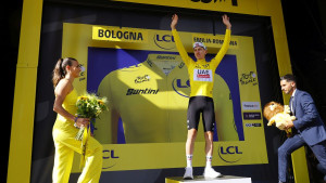 Slovenija u sportskoj euforiji: Pogačar preuzeo žutu majicu na Tour de Franceu