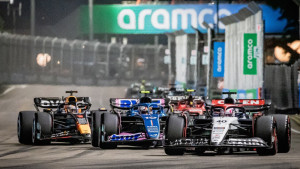 VN Singapura: Norris u pohodu na Verstappena dok Ferrari vreba pobjedu u noćnom spektaklu