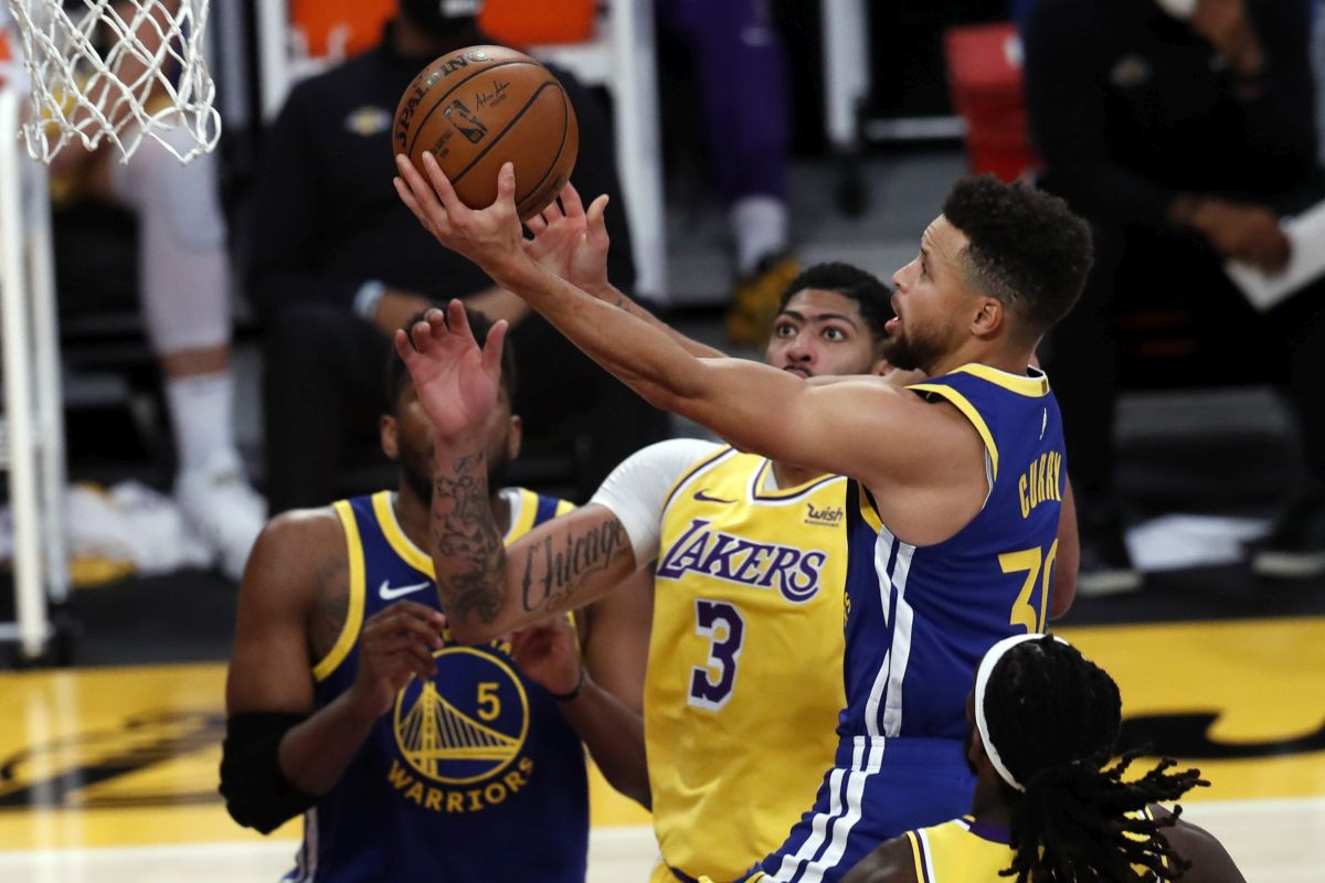 Curry i Warriorsi šokirali Lakerse, Harden i Durent se provukli protiv Bucksa