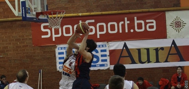 Josipović (29 + 9) za tim iz Trebinja Josipović (29 + 9) za tim iz Trebinja