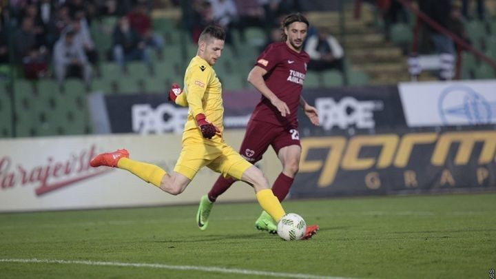 Kako je Kenan Pirić postao novi ljubimac navijača Maribora