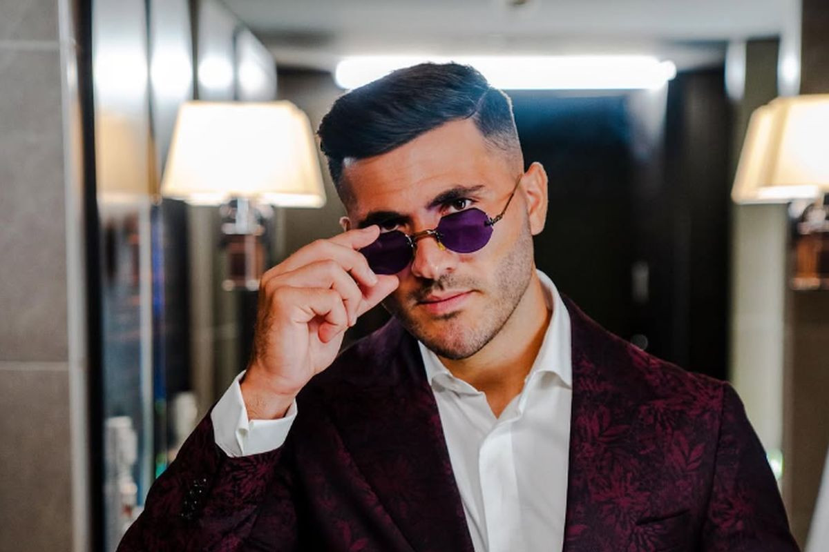 Kolašinac sinoć nije igrao, ali je u Marseilleu sreo čovjeka s kojim je morao napraviti fotografiju