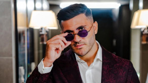 Kolašinac sinoć nije igrao, ali je u Marseilleu sreo čovjeka s kojim je morao napraviti fotografiju