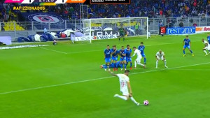 Ima 35 godina i dalje oduševljava cijeli svijet: Spektakularan gol Gignaca iz slobodnjaka!