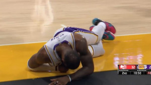 Zabrinjavajuća slika iz Staples Centra: LeBron James napustio meč