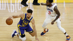 Curry podsjetio na najbolje dane, Antetokounmpo uzalud raspucan