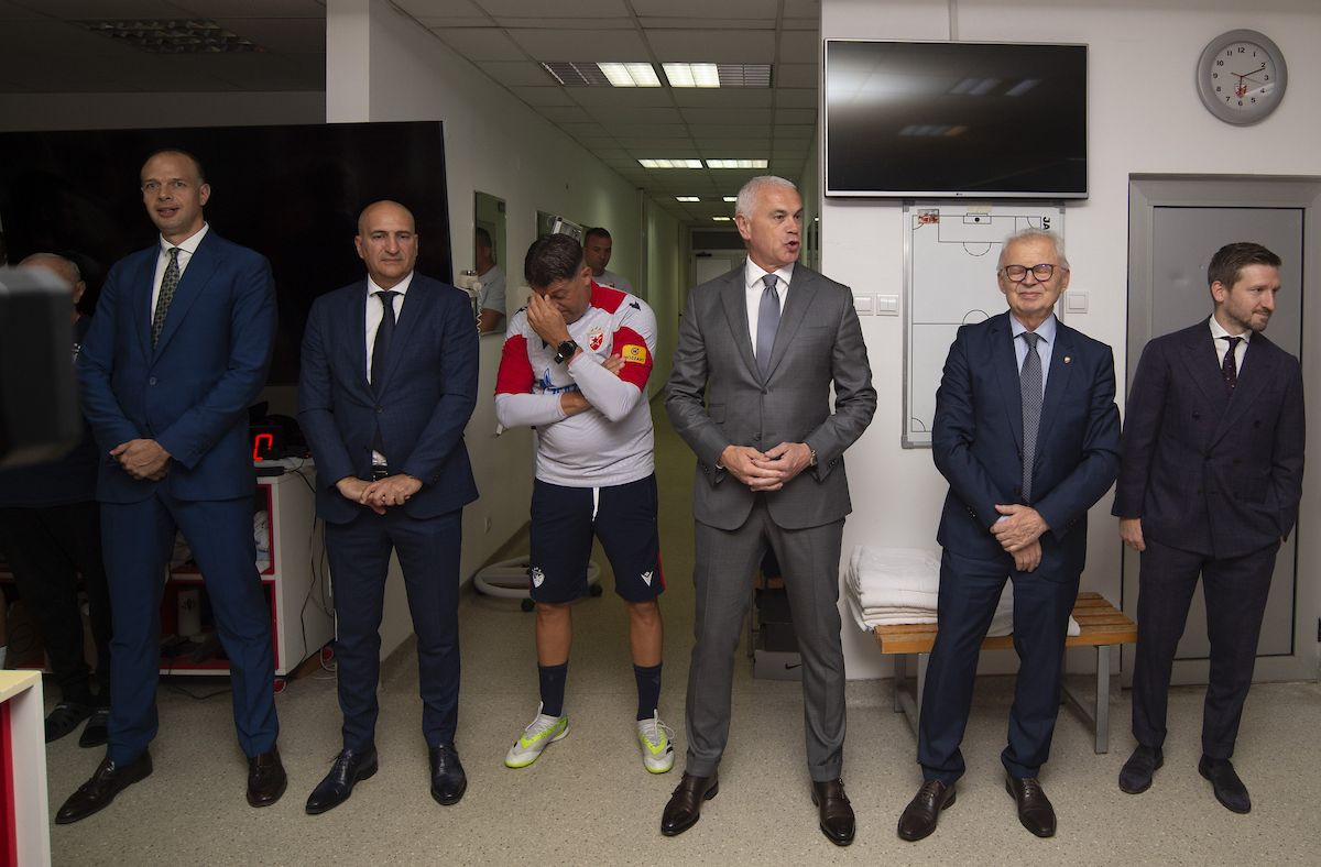 Crvena zvezda s Kosova dovela "igrača budućnosti", već je poslan u Rusiju, evo šta planiraju s njim Crvena zvezda s Kosova dovela "igrača budućnosti", već je poslan u Rusiju, evo šta planiraju s njim