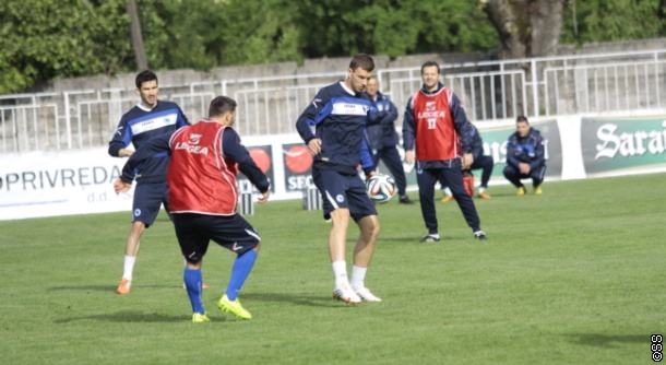 Edin Džeko stigao na pripreme reprezentacije Edin Džeko stigao na pripreme reprezentacije