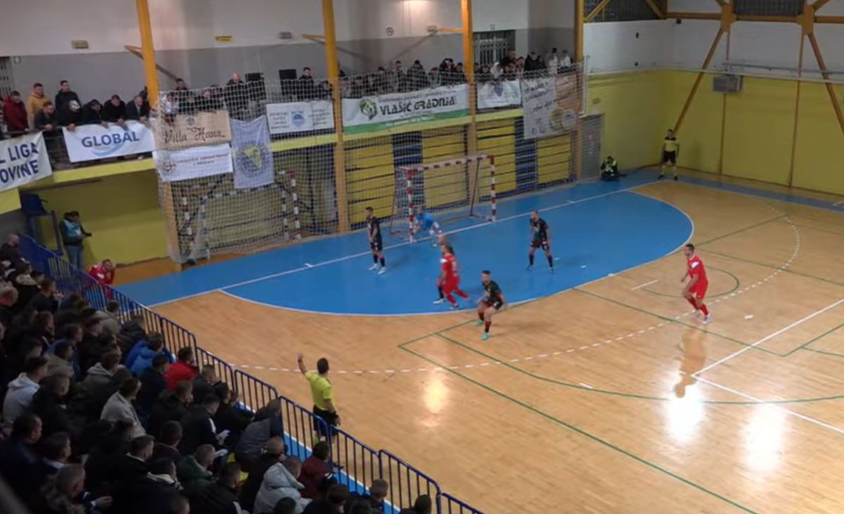 Futsal spektakl na jugu BiH: Bubamara "preplivala" Neretvu i "pregazila" Mostar SG Futsal spektakl na jugu BiH: Bubamara "preplivala" Neretvu i "pregazila" Mostar SG