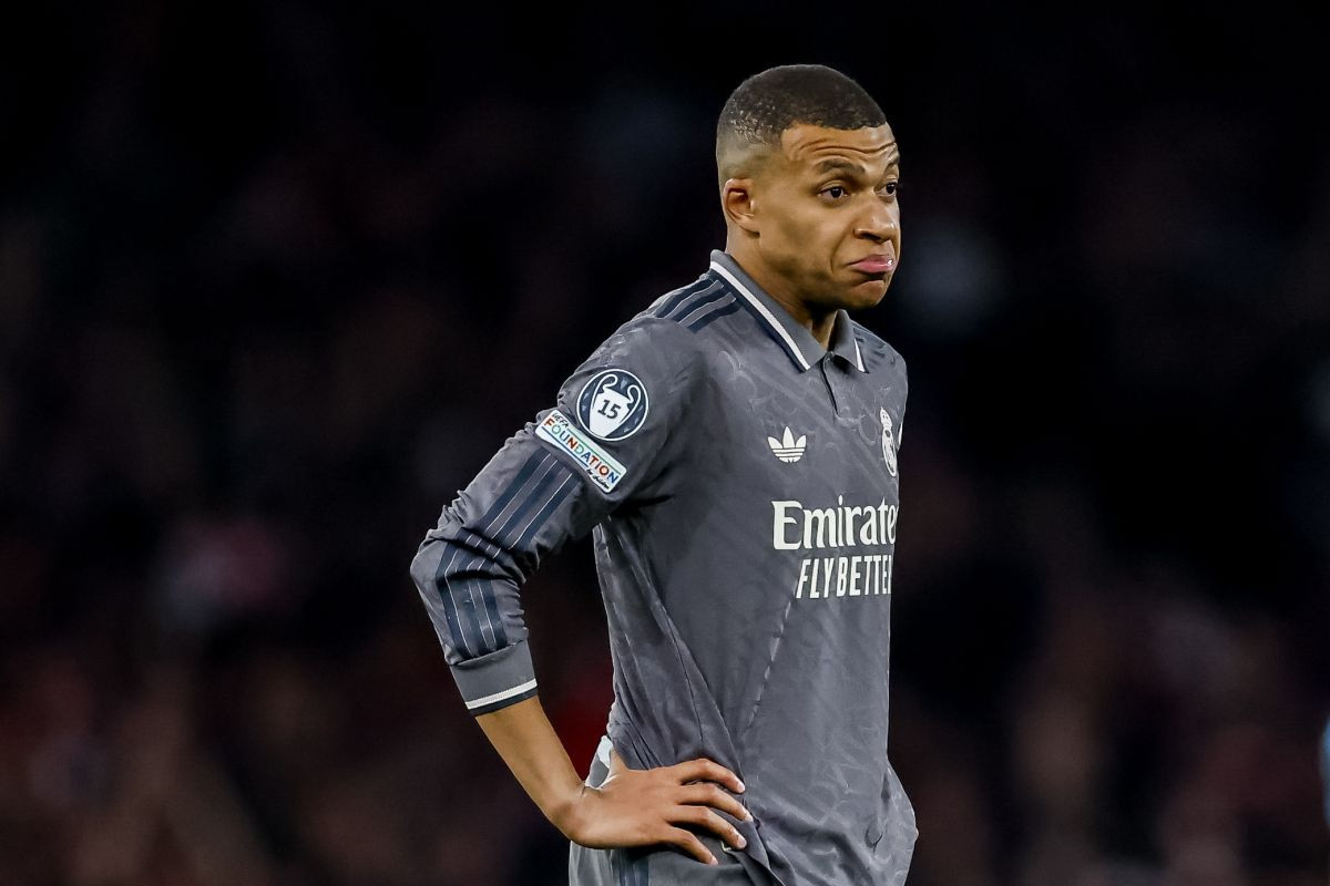Mbappe pokucao na Perezova vrata, pa mu rekao koga da dovede u Real: "Odmah kreni po tog fudbalera" Mbappe pokucao na Perezova vrata, pa mu rekao koga da dovede u Real: "Odmah kreni po tog fudbalera"