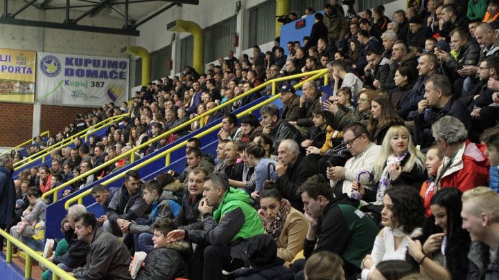 Domaća publika je sinoć davala vjetar u leđa košarkašima Kaknja