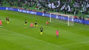 Golmanu Krasnodara sreća je veoma brzo okrenula leđa - primio je bizaran gol