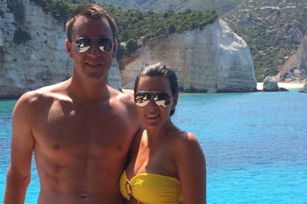 Terry uživa u grčkim plažama i to sa suprugom