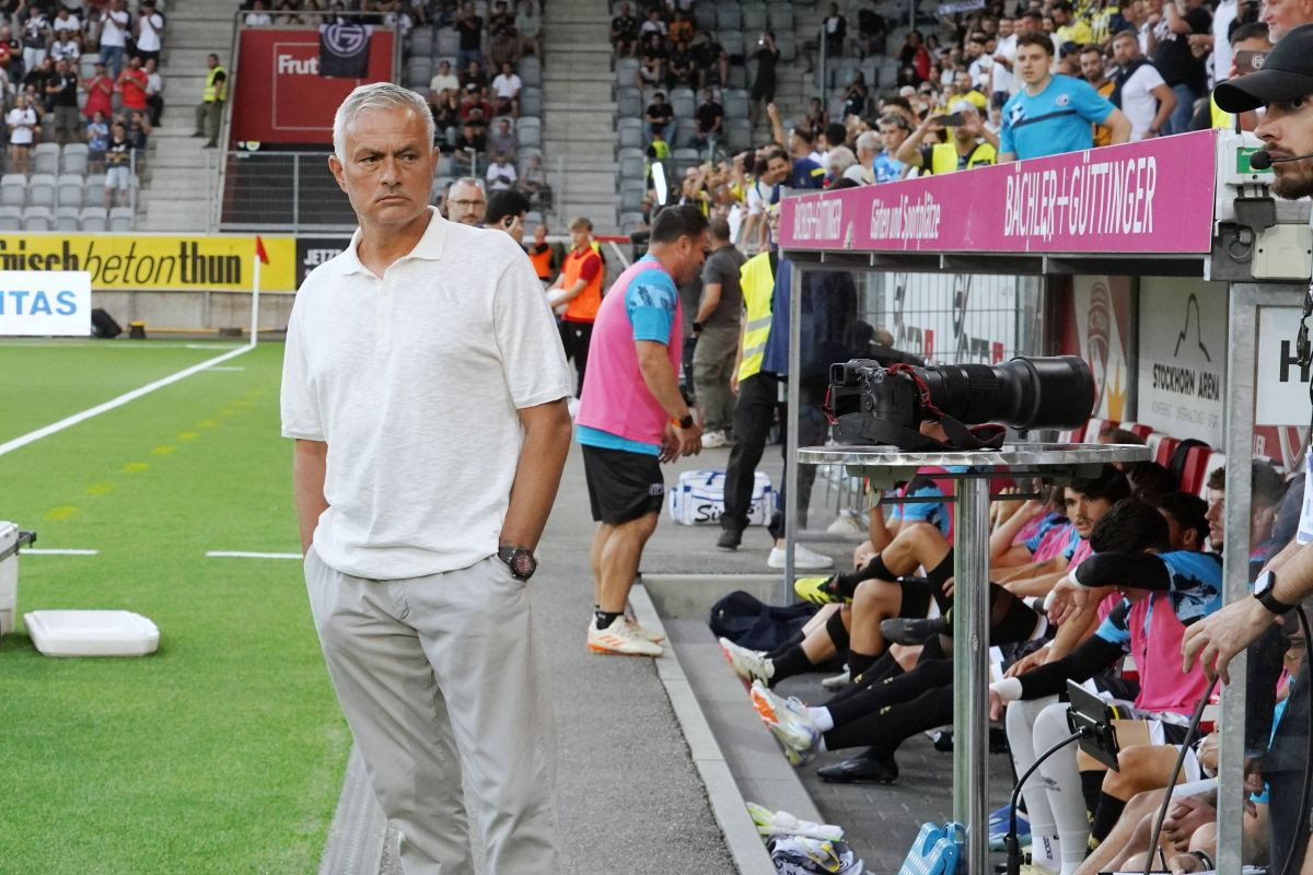 Fenerbahče je pripremio transfer bombu i šamar najvećem rivalu: Obavljen je poziv čuvenom veznjaku Fenerbahče je pripremio transfer bombu i šamar najvećem rivalu: Obavljen je poziv čuvenom veznjaku