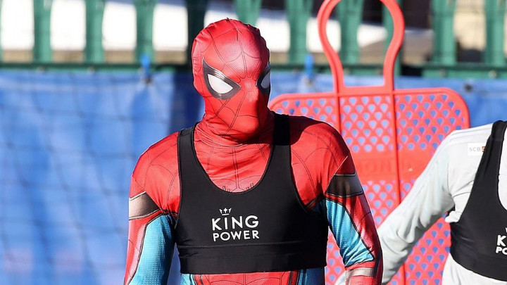 Vardy se na treningu Leicestera pojavio kao Spiderman