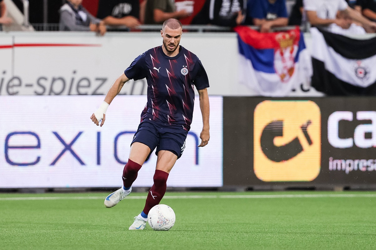 Nihad Mujakić iznenadio sve u Partizanu - Traži isplatu premije za drugo mjesto i čini se s pravom Nihad Mujakić iznenadio sve u Partizanu - Traži isplatu premije za drugo mjesto i čini se s pravom