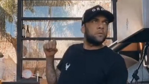 Dani Alves pokazao da nije samo dobar fudbaler: Vikend je počeo, a ja neću biti tih...