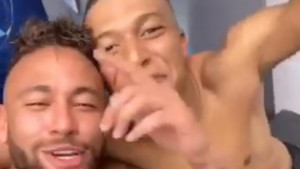 Korak do sna: Mbappe i Neymar luduju u svlačionici