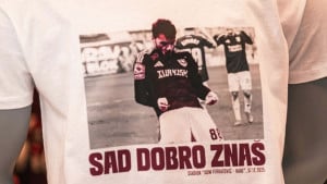 Provokacije ne prestaju: FK Sarajevo u prodaju pustio majicu posvećenu gradskom derbiju