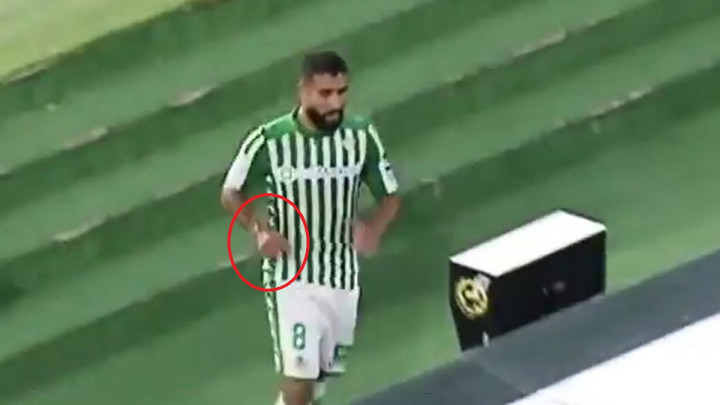 Osjećaj kad ti pukne film pa poludiš: Fekir je monitoru za VAR uradio ono što odavno žele mnogi