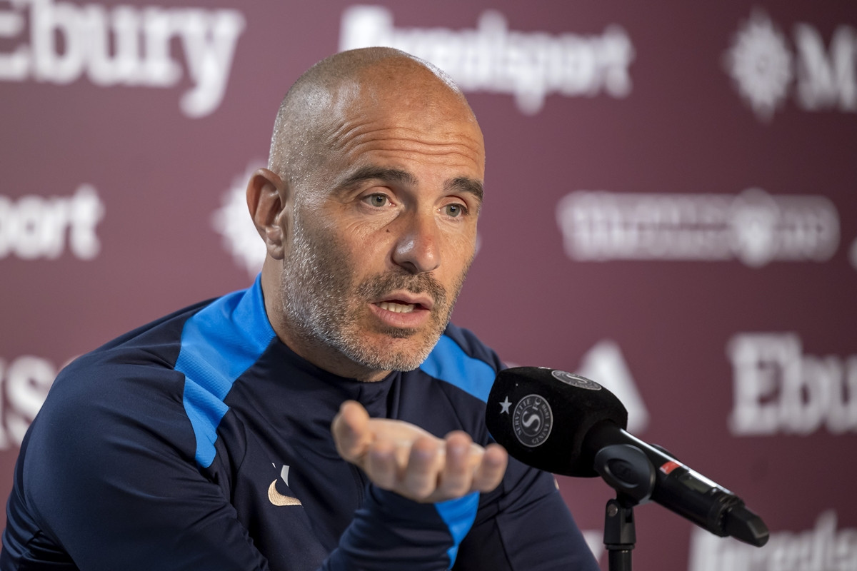 Enzo Maresca "opleo" po engleskim sudijama: "Ne trebaju nam vaša izvinjenja..." Enzo Maresca "opleo" po engleskim sudijama: "Ne trebaju nam vaša izvinjenja..."