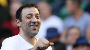Oglasio se Vlade Divac nakon operacije: "Dobro sam"