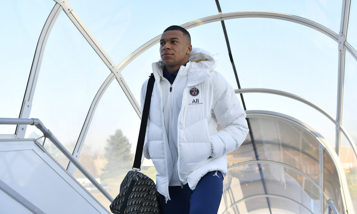 Mbappe se pojavio u Madridu, pa je nastala prava ludnica Mbappe se pojavio u Madridu, pa je nastala prava ludnica
