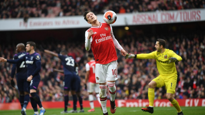 Ozil saznao da ne igra u finalu, pa odmah otputovao za Tursku
