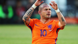 Bivšoj legendi Barcelone svi se dive, Sneijder ga ismijava: "Izuzetno dosadan igrač, plačljivko"