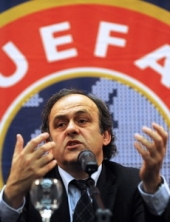 Platini protiv transfera juniora Platini protiv transfera juniora