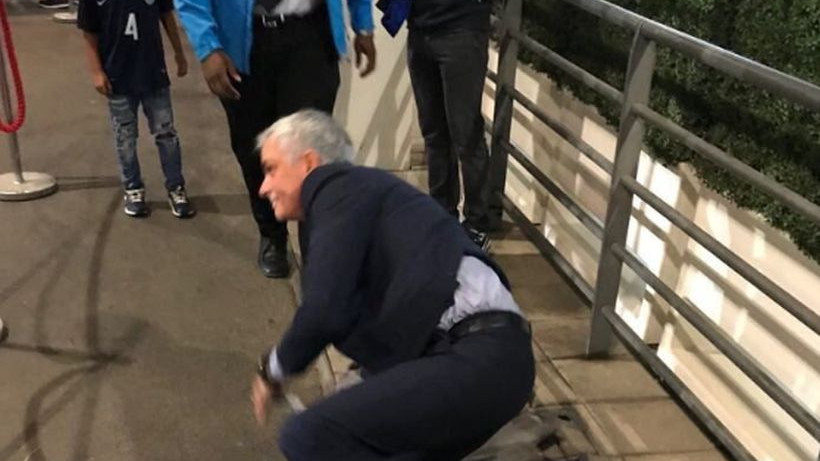 Mourinhova noć za zaborav: Pao ispred stadiona, pa svjedočio teškoj povredi svog beka