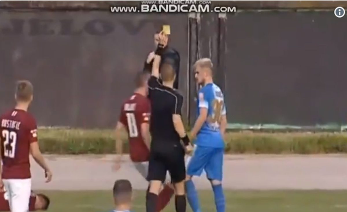 Grbić pokazao igraču dva žuta, ali ga nije isključio? Grbić pokazao igraču dva žuta, ali ga nije isključio?