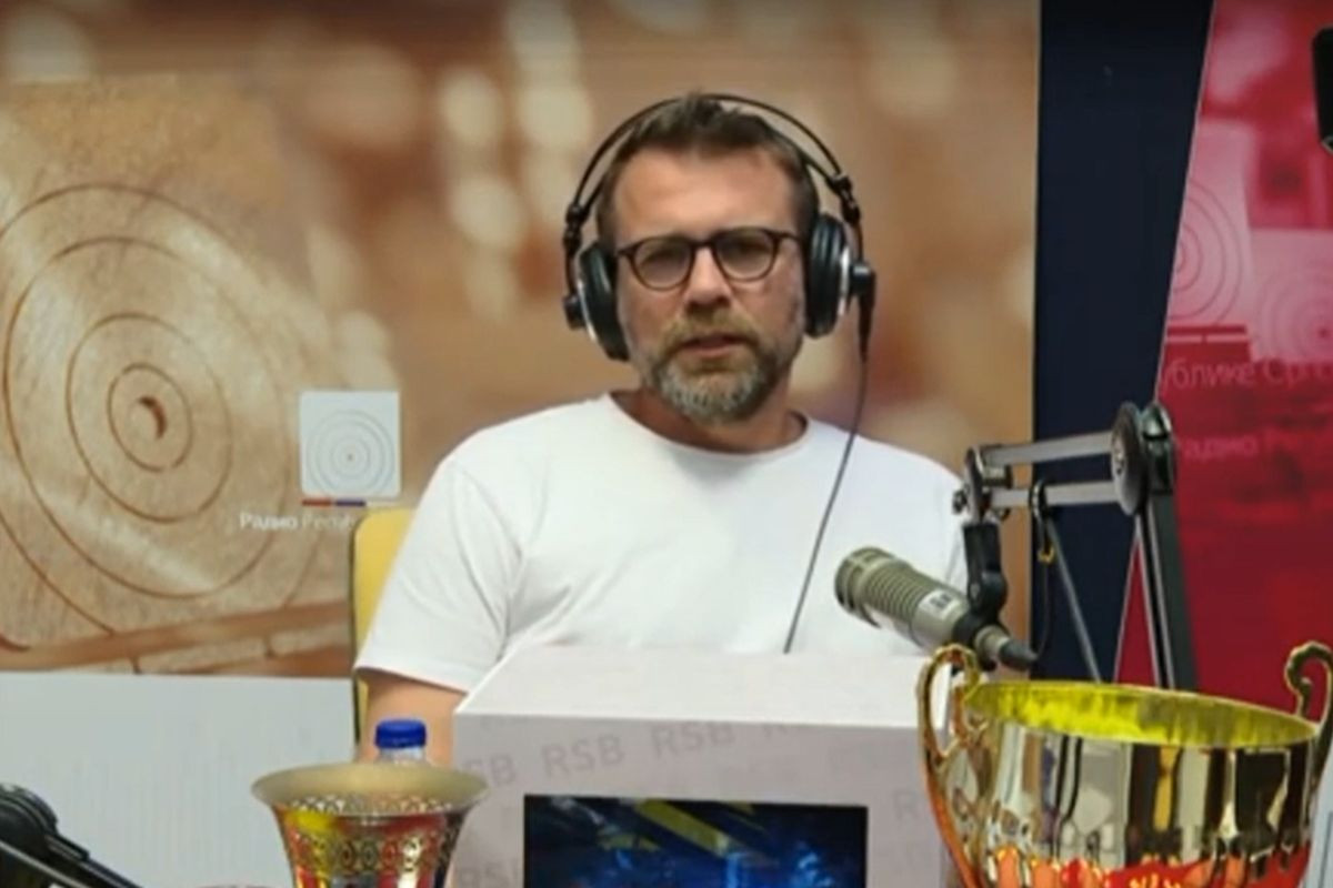 Misimović izabrao idealnih 11 s kojima je igrao u karijeri, napravio neočekivan potez za napad Misimović izabrao idealnih 11 s kojima je igrao u karijeri, napravio neočekivan potez za napad