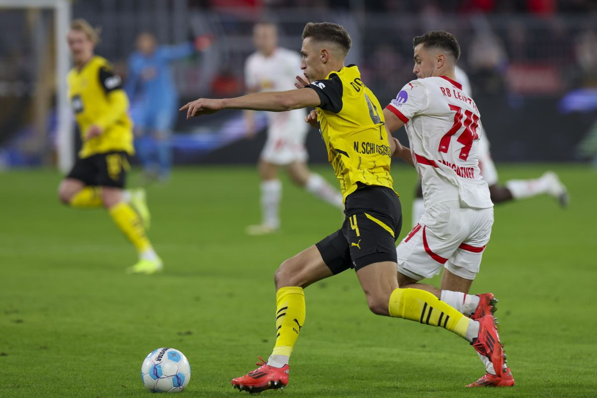 Borussia slavila u derbiju, raduju se i navijači Bayerna Borussia slavila u derbiju, raduju se i navijači Bayerna