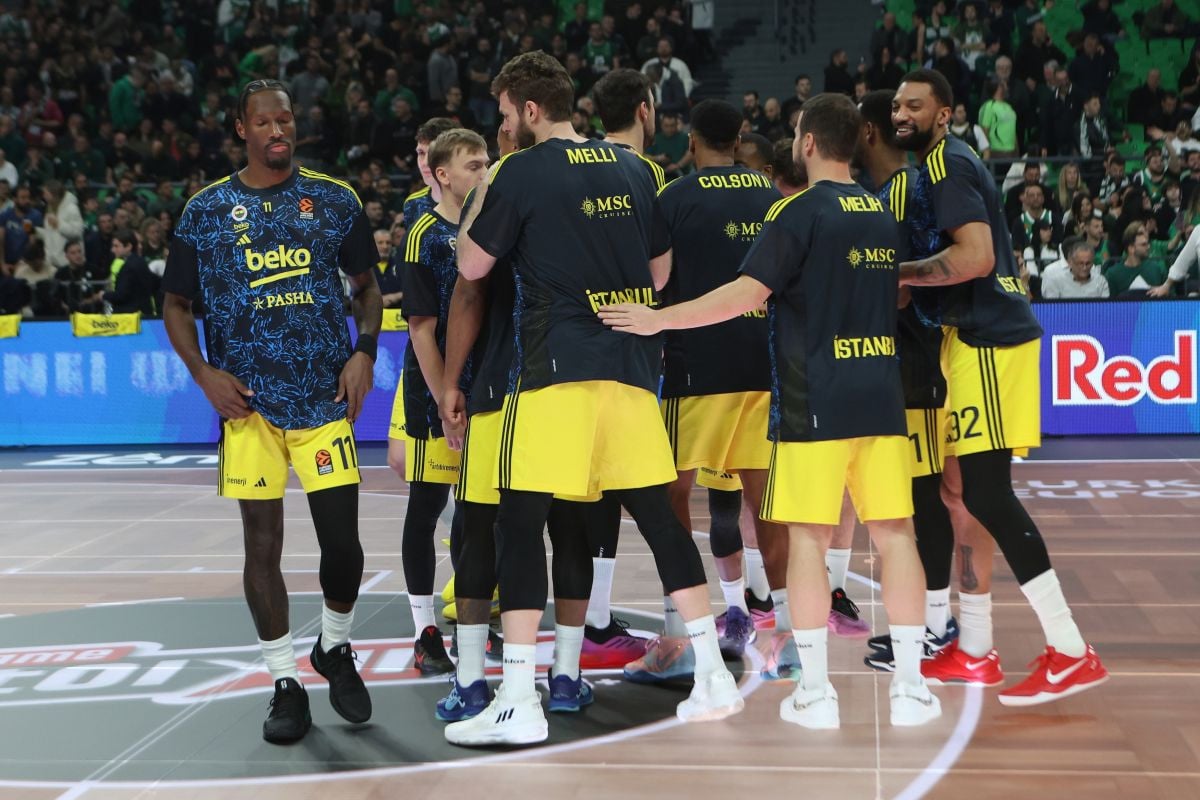 Šarunas je imao odgovor na sve! Fenerbahce je prvi finalista Eurolige!