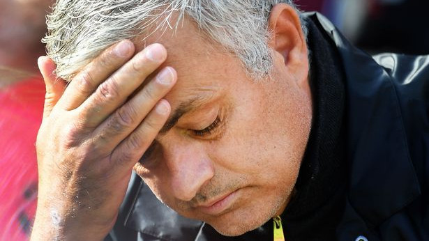 Manchester United se oglasio nakon priča da je Mourinhu već spreman otkaz