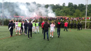 Veliko slavlje igrača i navijača Veleža u Doboju kod Kaknja