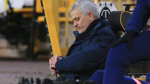 Jose Mourinho ne gleda slučajno tako često u sat