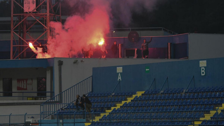 Fudbal se vratio u komšiluk, nije izostala ni bakljada