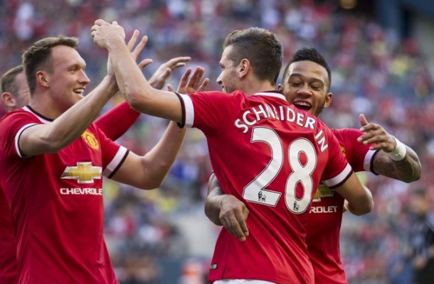 United slavio, Schneiderlin postigao prvijenac