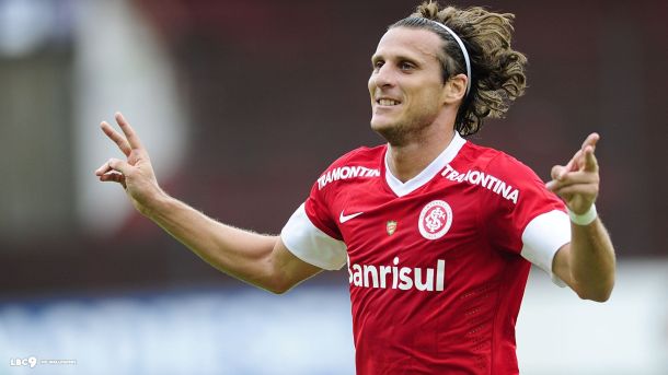 Diego Forlan napustio Brazil i otišao u Japan Diego Forlan napustio Brazil i otišao u Japan