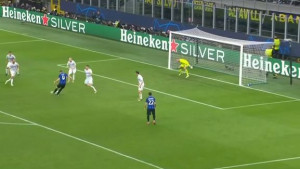 Edin Džeko je večeras nezaustavljiv!